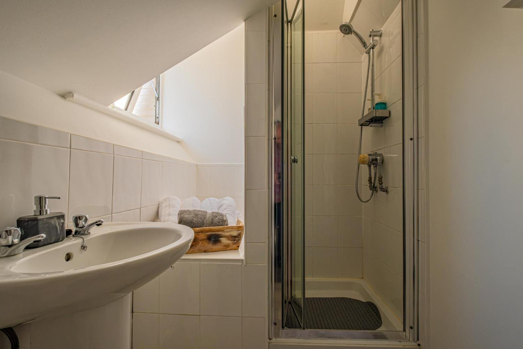 Castleview Coastal Comfort With 2 Parking Spaces Oystermouth Exteriér fotografie